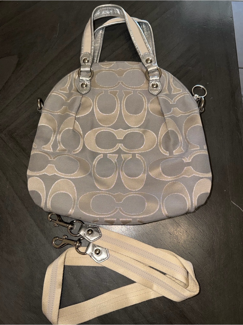 RARE: Coach Poppy Signature Jacquard Dome Satchel in Silver/Beige - Picture 2 of 5